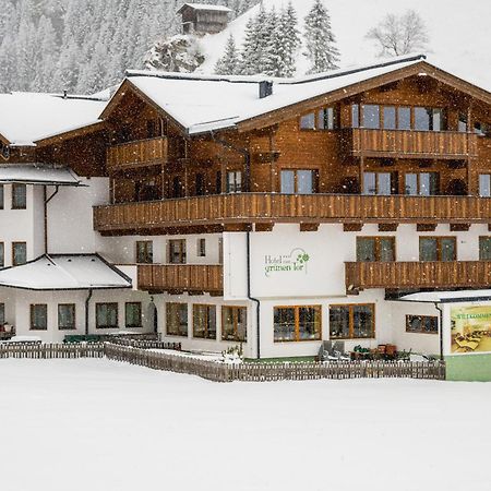 Hotel Zum Gruenen Tor Tux Exteriör bild